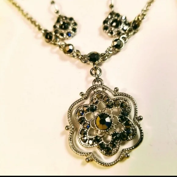 Liz Claiborne gift set - Picture 3 of 3